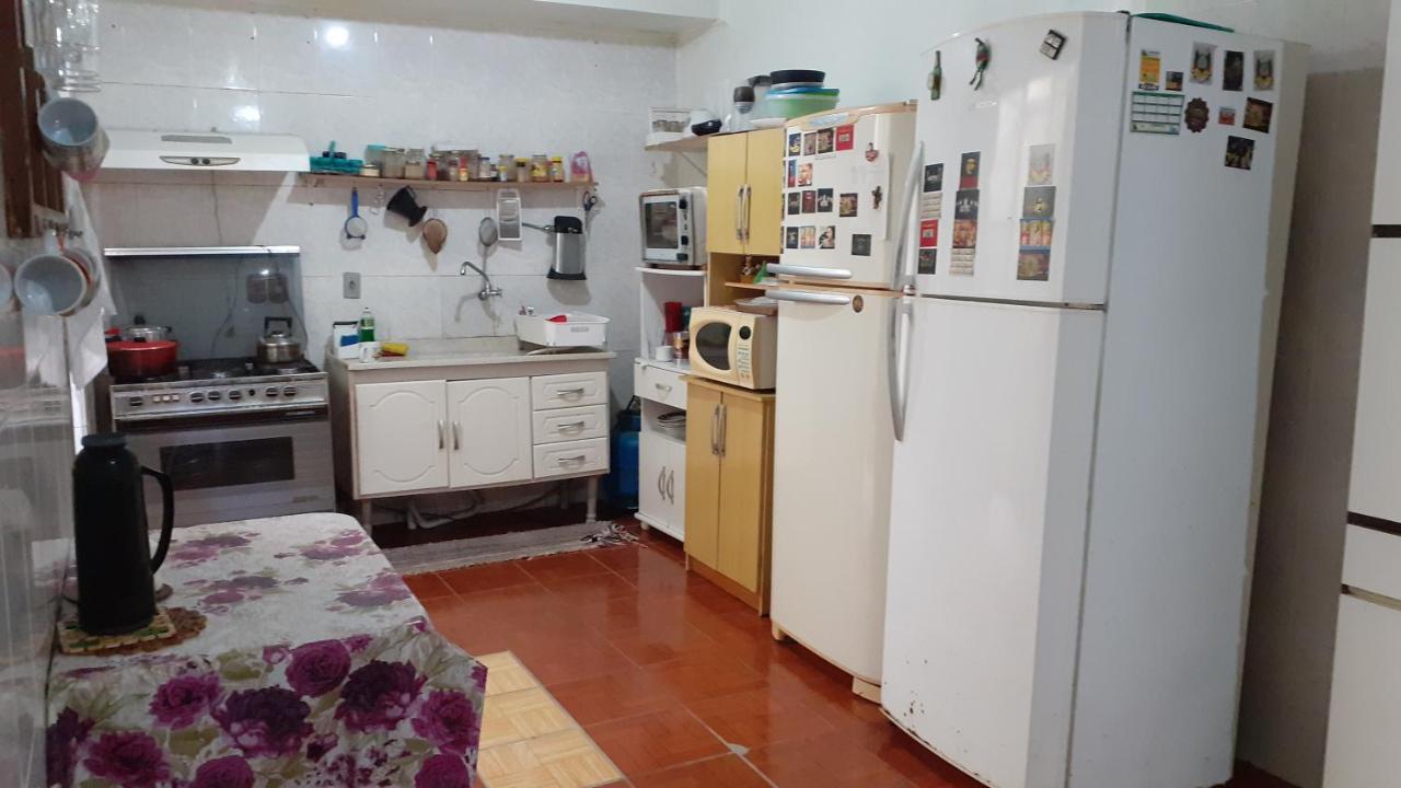 Fora De Casa Guest House Poa Порту Алегри Екстериор снимка
