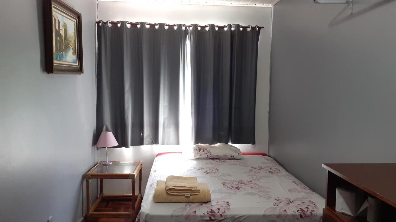 Fora De Casa Guest House Poa Порту Алегри Екстериор снимка